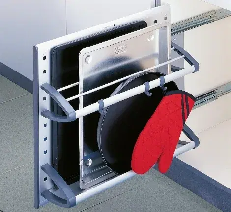 Element per sistemim ne kuzhine per tepsija